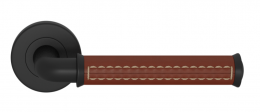Ручка дверная TURNSTYLE DESIGNS BONNEVILLE STITCH OUT PIPE RECESS LEATHER CHESTNUT