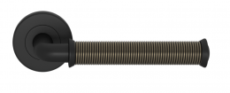 Ручка дверная TURNSTYLE DESIGNS WIRE PIPE RECESS AMALFINE SILVER BRONZE