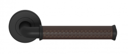 Ручка дверная TURNSTYLE DESIGNS BONNEVILLE STITCH OUT PIPE RECESS LEATHER CHOCOLATE